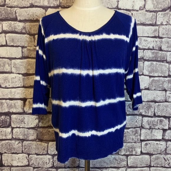 White House Black Market Tops - White House Black Market  Blue & White 3/4 Sleeve Top Size M